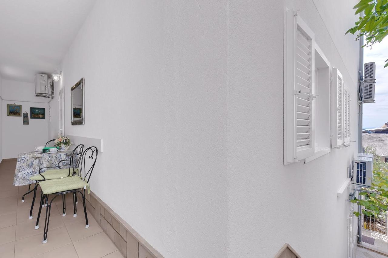 Apartments Lucija Baška Voda Eksteriør bilde